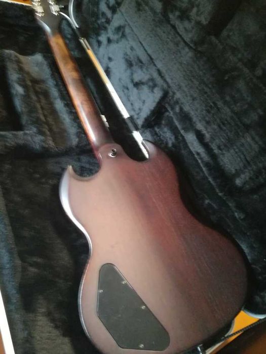 Guitarra Gibson SGJ Americana .