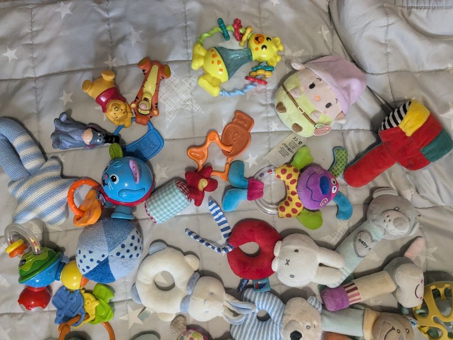 Дитячі іграшки для найменших)