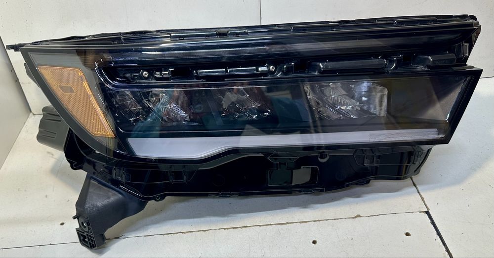 Фара правая Honda Pilot USA 2023 2024 2025 33100T90A01