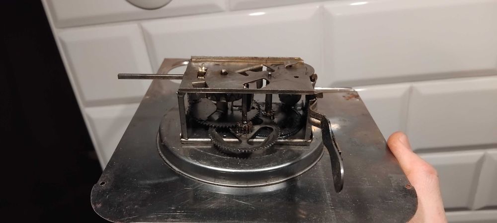 Przedwojenny miniaturowy gramofon + 8 płyt i etui z 40 igłami Polyphon