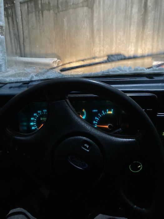 Ford Sierra читайте описание