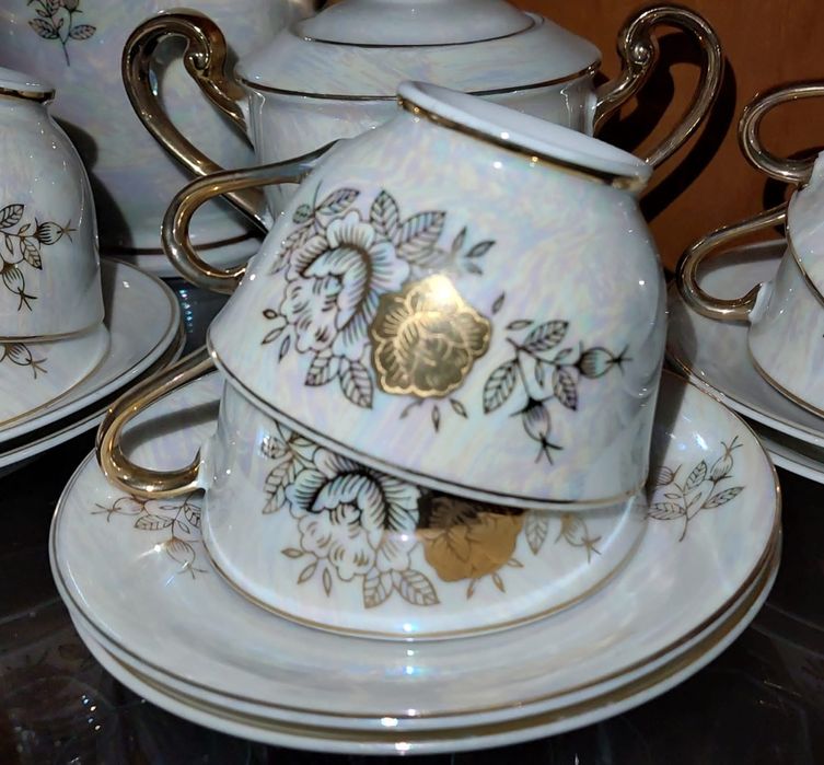 Chinese tea set.425379304256972801