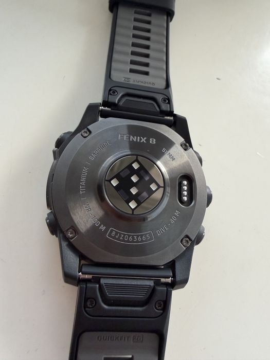 Garmin Fenix 8 - 51mm - AMOLED -  Sapphire Carbon Gray DLC Titanium