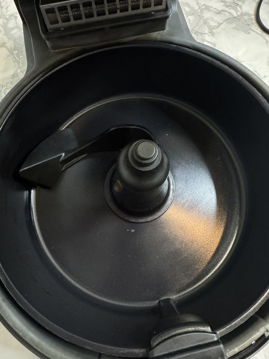 Продам мультипіч Tefal ActiFry Original у хорошому стані.