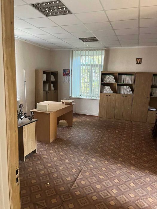 Нежитлове приміщення загальною площею 79,8 кв.м