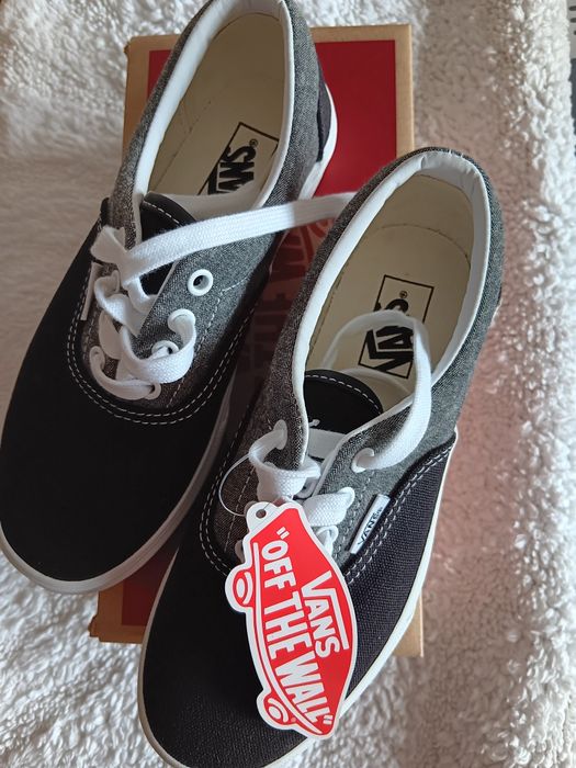 Tenis Vans preto e cinza