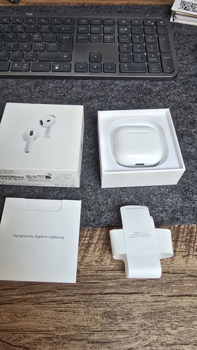 Vendo airpods 4 com ANC como novos