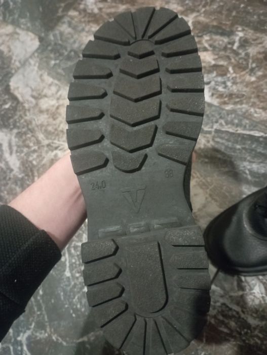 Продам спец обувь