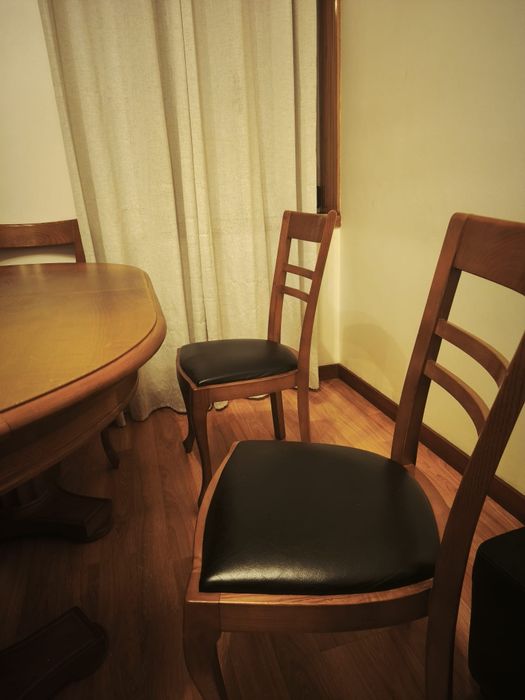 Conjunto de móveis de sala de jantar -  modelo Luís Filipe