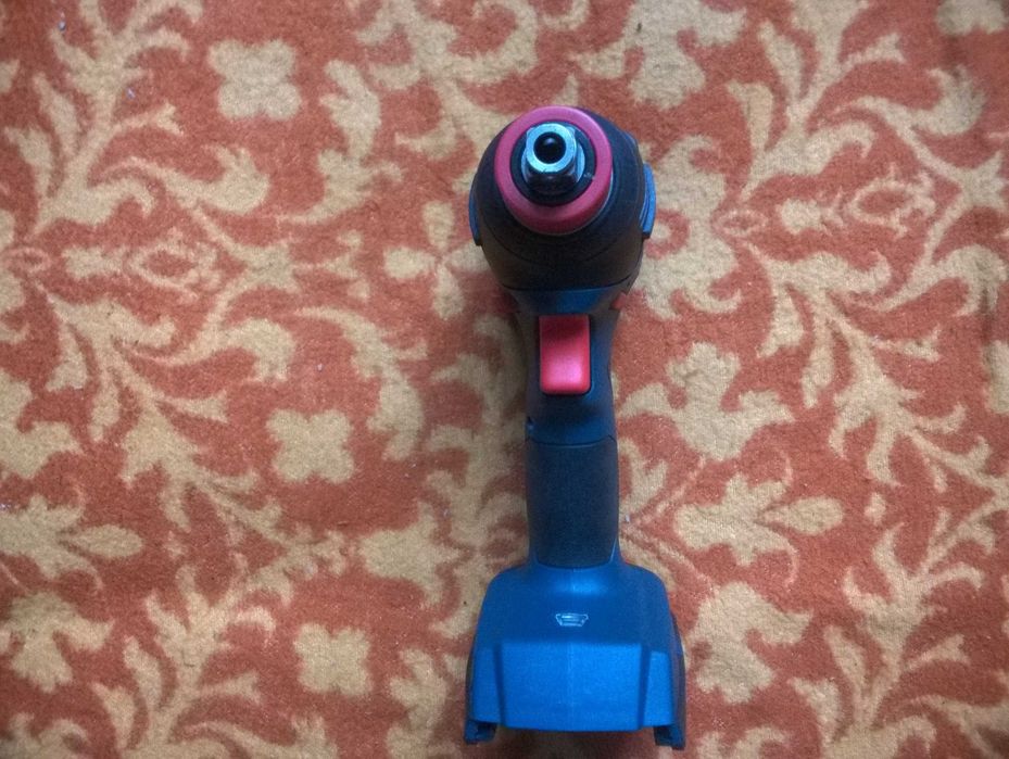 NOWY klucz udarowy Bosch Professional  GDX 18V-200 + skrzynka.