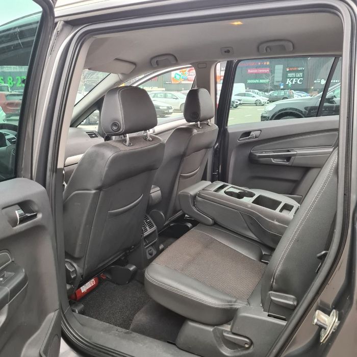 Opel Zafira b 1.9  150к.с. дизель 2010р