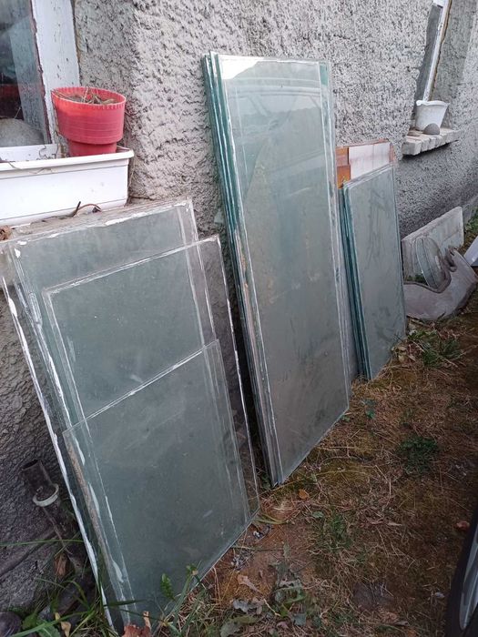 Продаётся стекло оконное