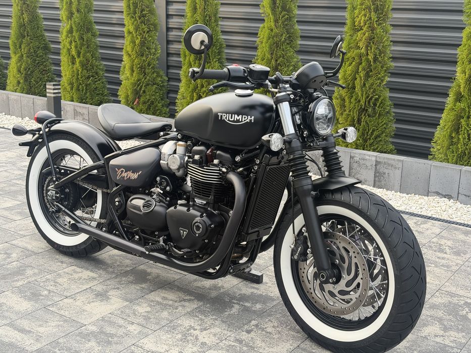 triumph bonneville bobber 1200