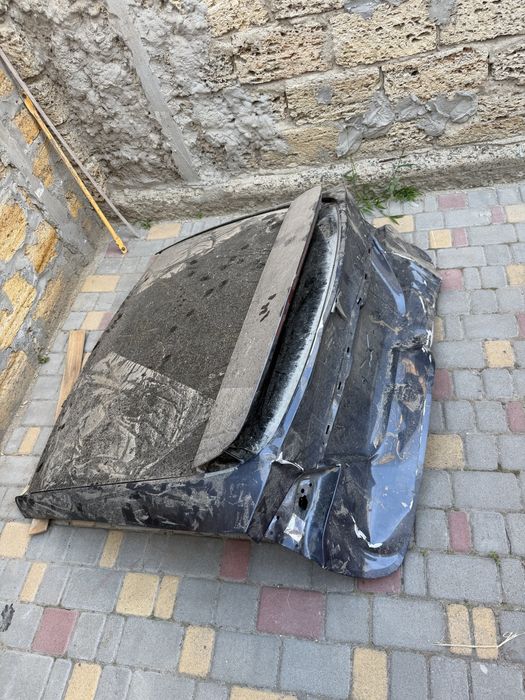 Продам заднє скло Tesla Model X