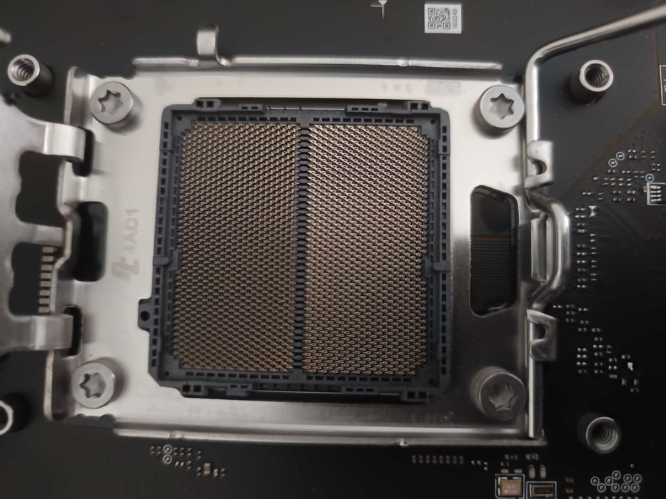 msi b650 gaming plus wifi mais caixa pc