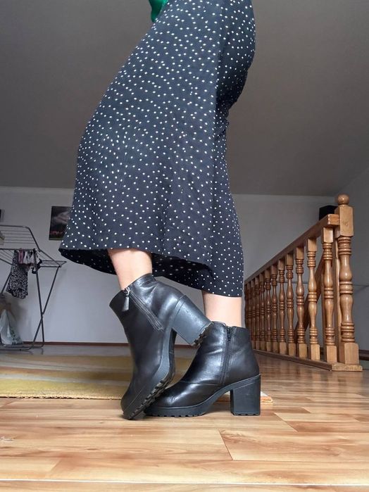 Жіночі сапожки полусапожки черевики Vagabond Shoemakers

Розмір: 39 (E