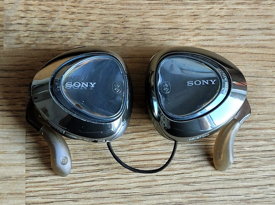 Oryginalne słuchawki bezprzewodowe bluetooth SONY DR-BT30Q mikrofon