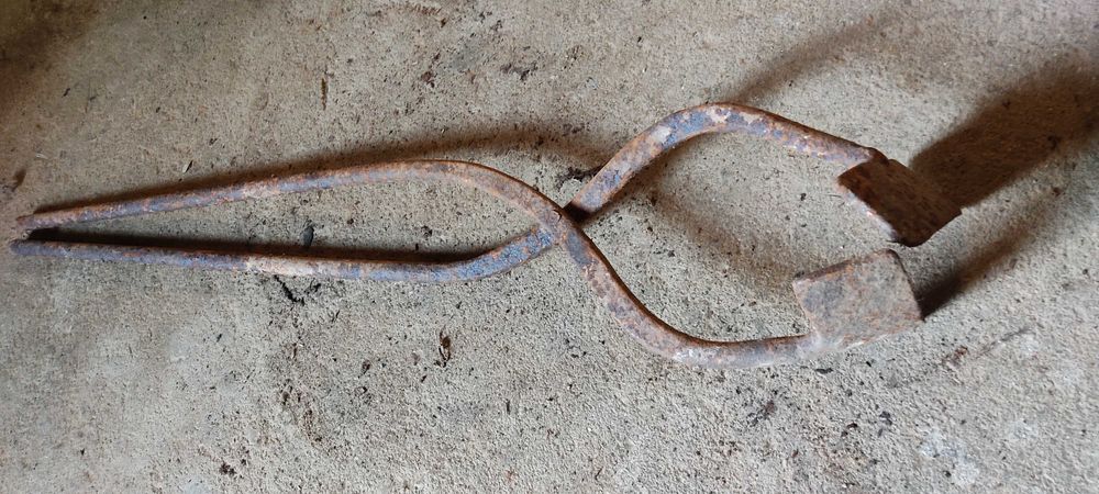 Peças e ferramentas antigas