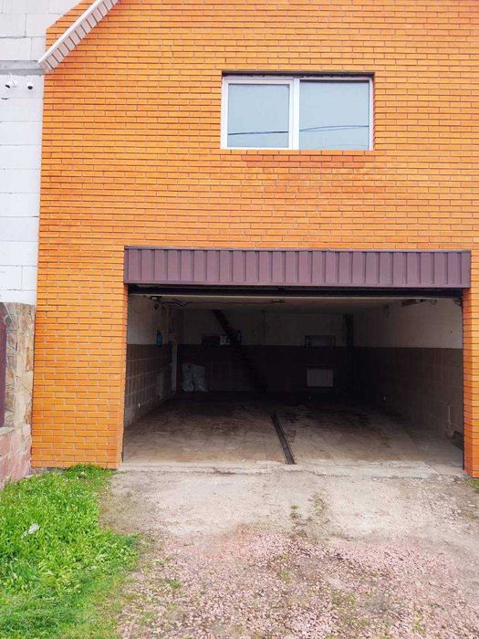 Оренда будинку з боксом під СТО/склад Нові Петрівці 350 м² +300 м²