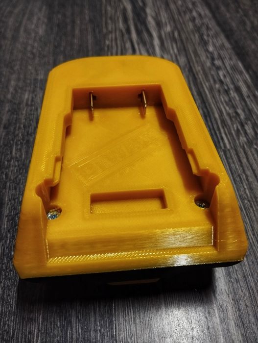 Адаптер перехідник акумулятор DeWALT на інструмент Makita