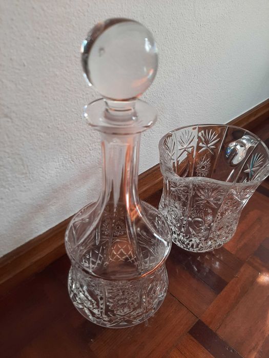 Jarro para whisky e jarro para sumo