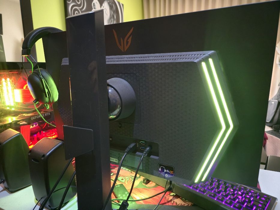 Setup Gaming High-End Completo (PC, Monitor OLED, Cadeira Premium)