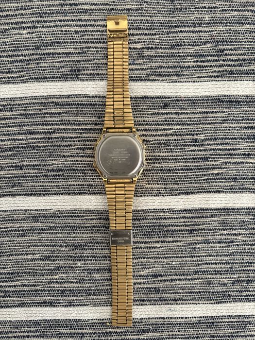 Relogio casio dourado