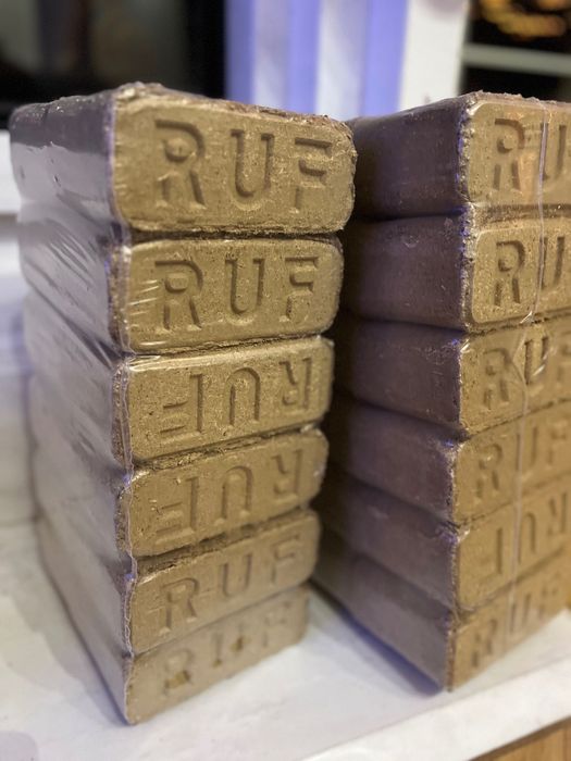 Brykiet drzewny typu RUF drewno kominkowe opałowe węgiel