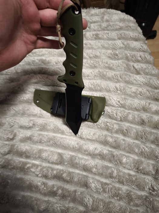 Faca de lâmina fixa para uso no exterior, com cabo em G10 e bainha em