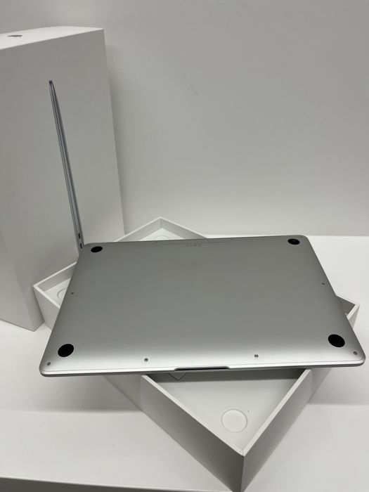 MacBook completamente novo