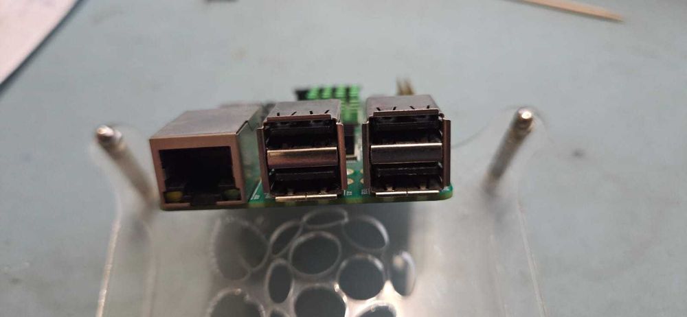 Raspberry Pi 3 B v1.2491759152473067524