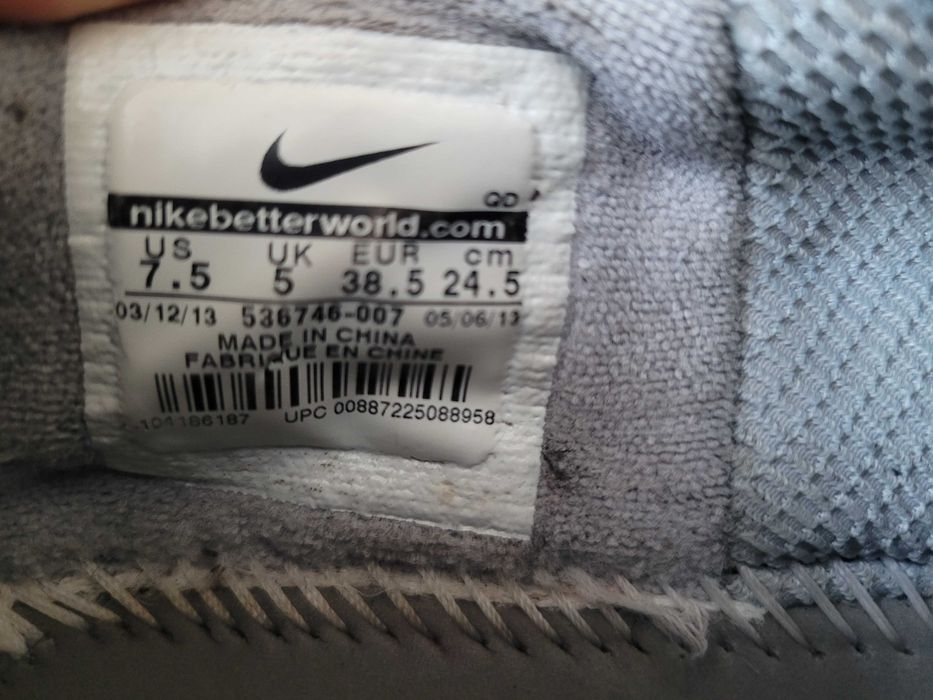 Ekstra lekkie sportowe buty do biegania Nike Run Free 2 r.38,5