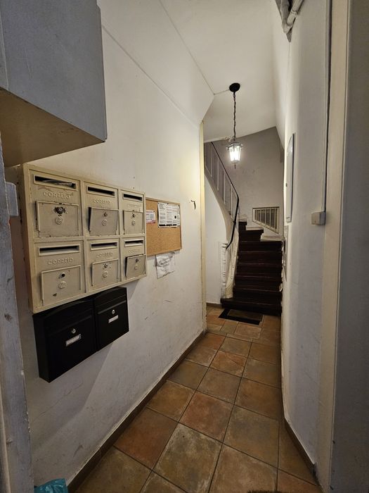 Arrendamento de excelente T1+1, perto metro Avenida Liberdade