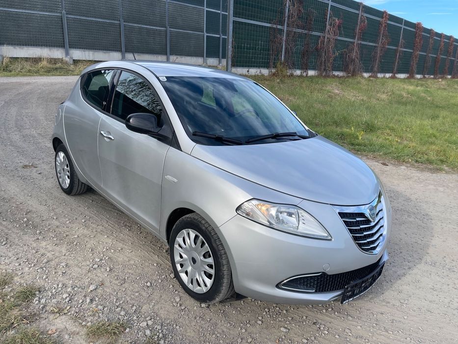 Lancia Ypsilon Lancia ypsilon 2013 r  1.2 benzyna.
