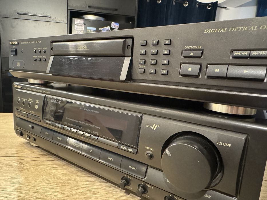 Amplituner i CD technics