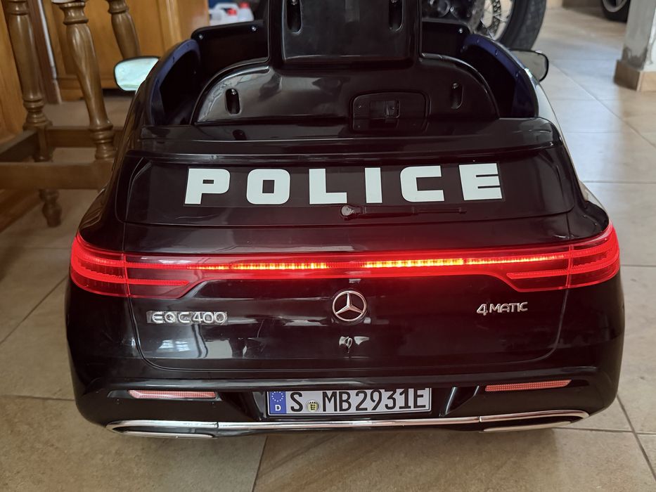 Mercedes EQC crianca elétrico