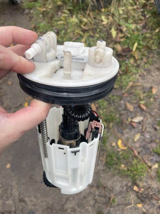 Паливний насос модуль Geely MK колба датчик рівня палива