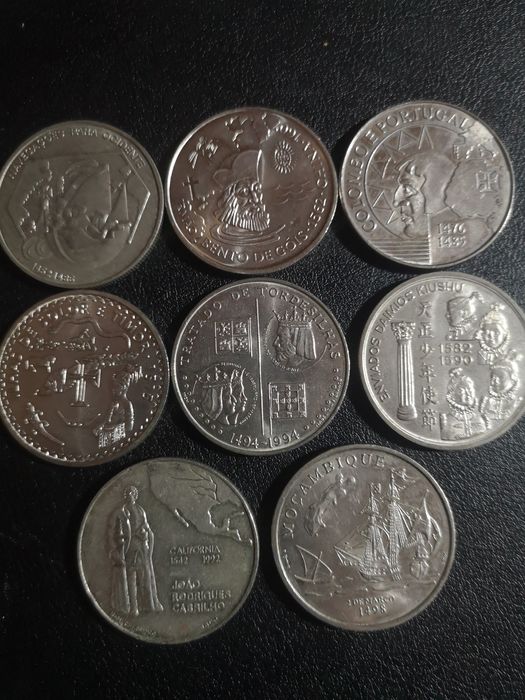 Moedas de 100 e 200 escudos de colecção