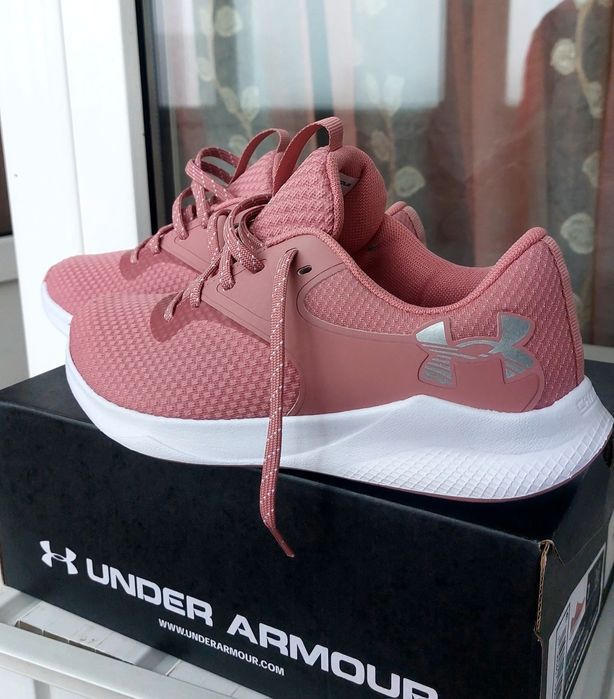 Кросівки жіночі 38р. Under Armour
