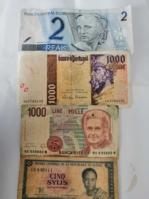 Moedas Antigas de Vários Valores