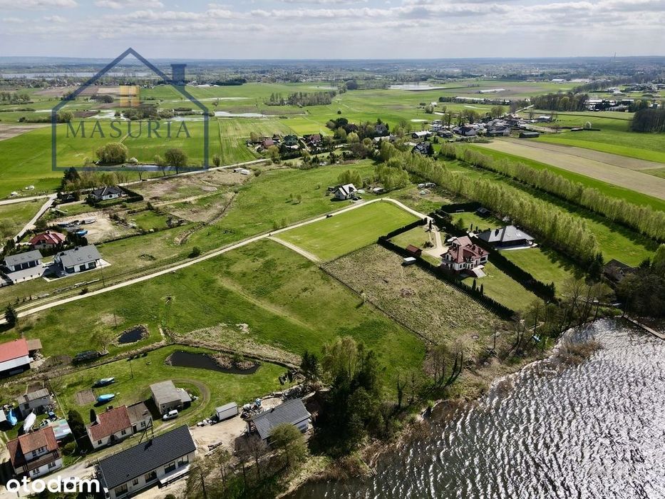 Działka budowlana nad jeziorem Jeziorak - Więcej