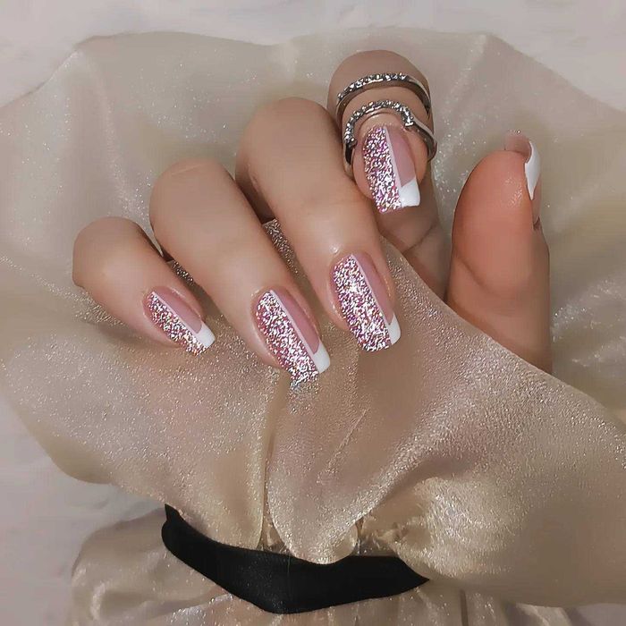 Манікюр+Гель лак+укріплення /Нарощування нігтів /Педикюр.