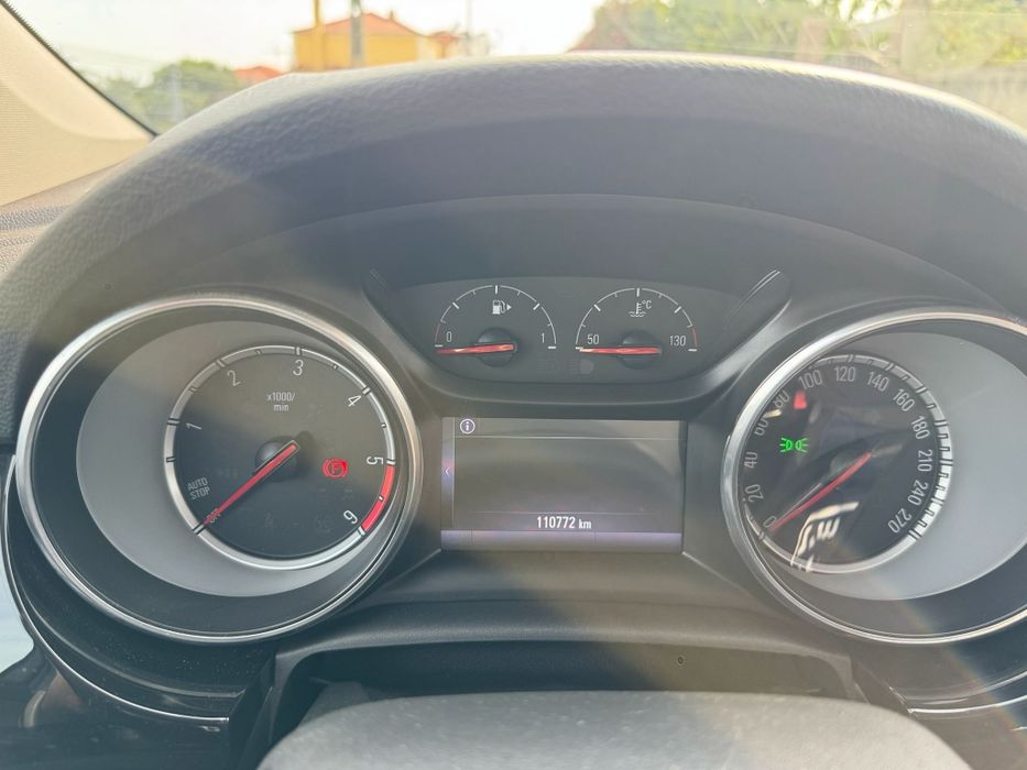 Opel Astra Sports Tourer — fotografia 9