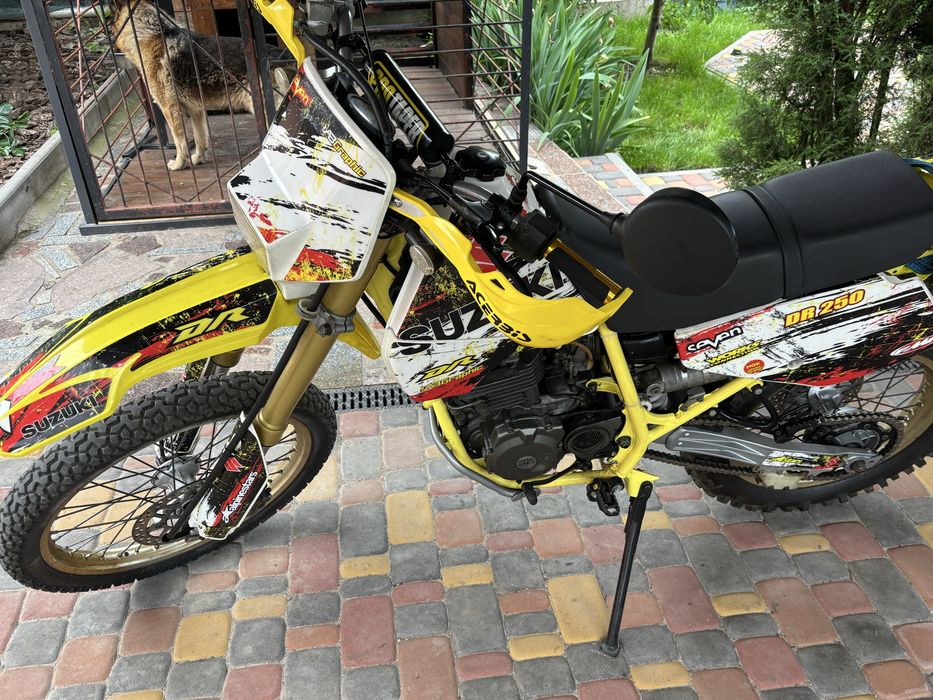 Сузуки DR250S Эндуро