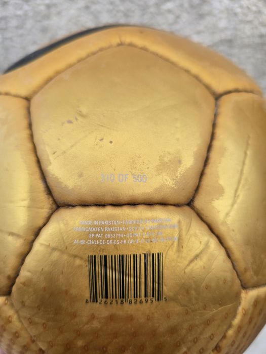Bola de futebol Nike Mercurial Ouro Finais, edição limitada