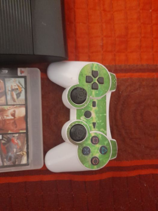 Ps3 desbloqueado com dois comandos 500 gb