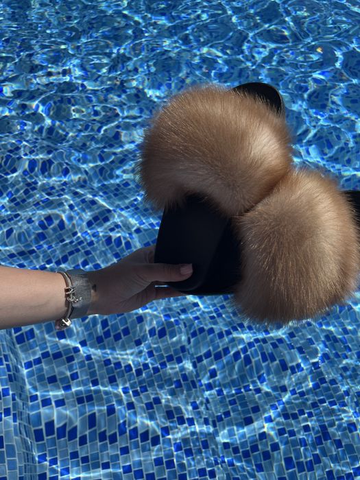 Шлепки тапки с мехом куница /соболь (не норка)