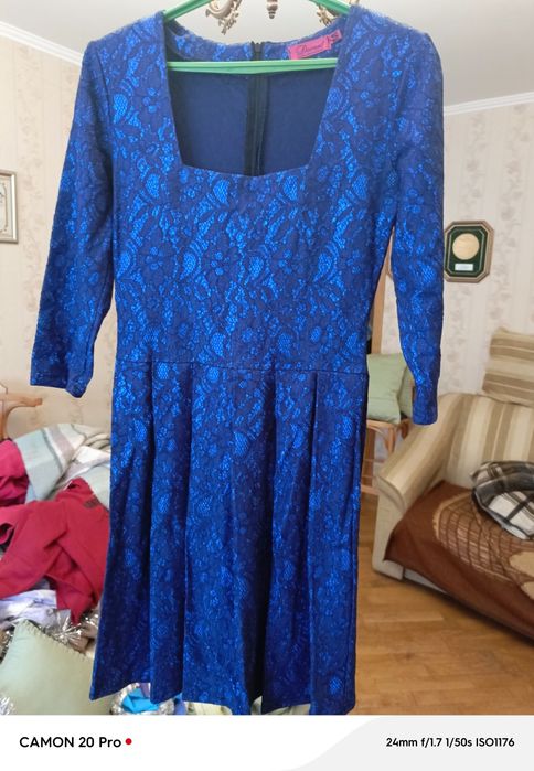 Нарядна сукня розмір М