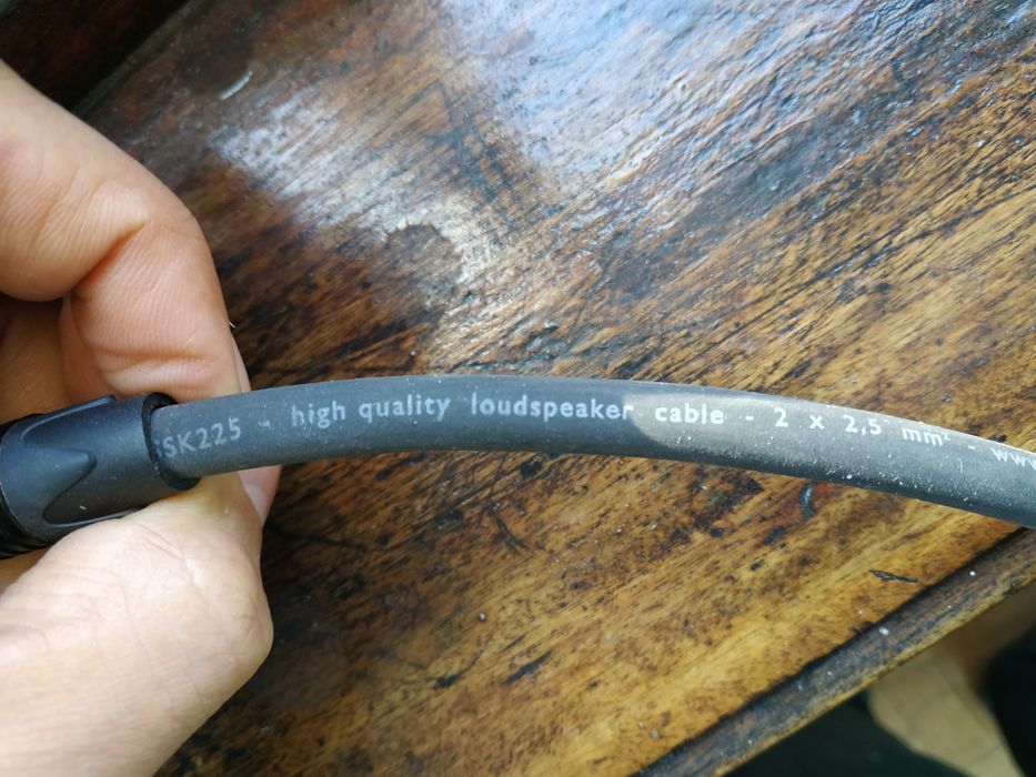 Cabo de amplificador/coluna