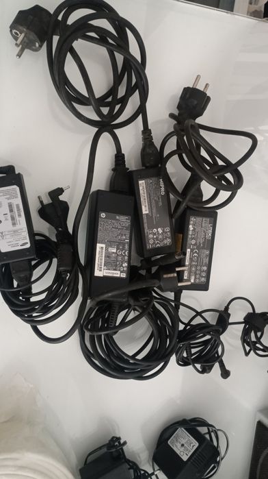 Vendo carregador de notebook
